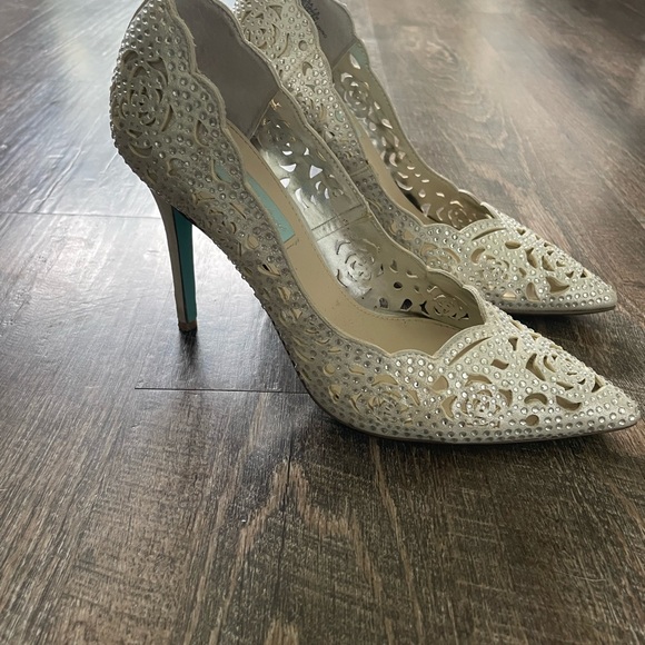 ELSA White Lace Heels with Silver Accents Blue by Betsey Johnson - Picture 1 of 4